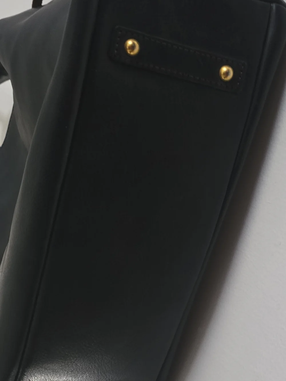 N/A timeless black